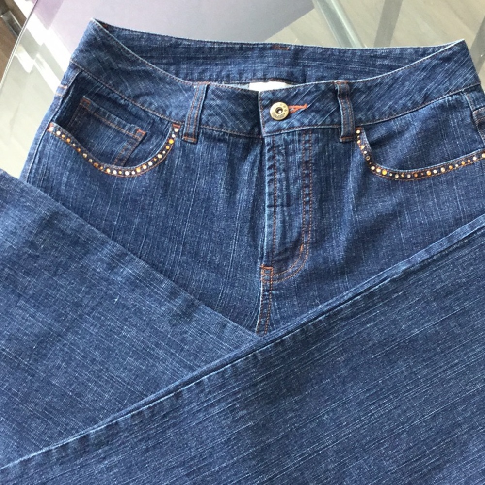 Awesome Jeans. Glitter(like rhinestones )pockets .